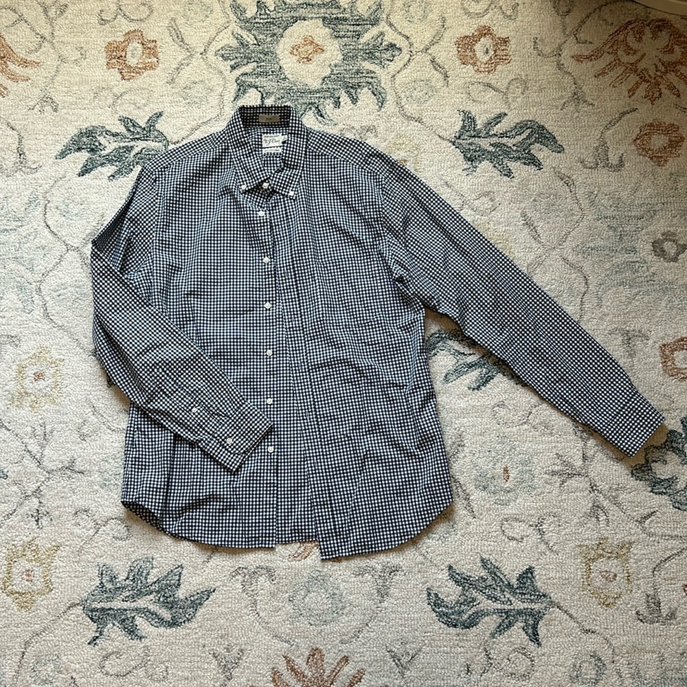 Men’s J Crew Buffalo check dress shirt, size large, 100% cotton